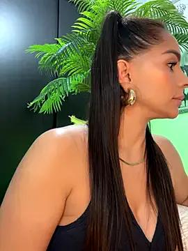 Mau_White — show tits and suck nipple