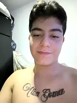 MaxxiCruz from StripChat is Freechat