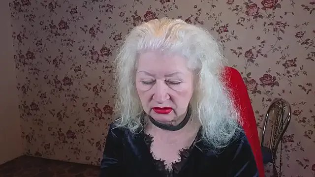 Maya_Mayflower on StripChat