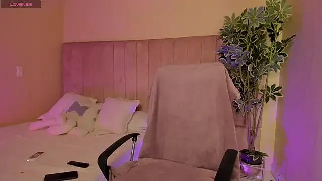 Mia_mtnz02 — CUMSHOW