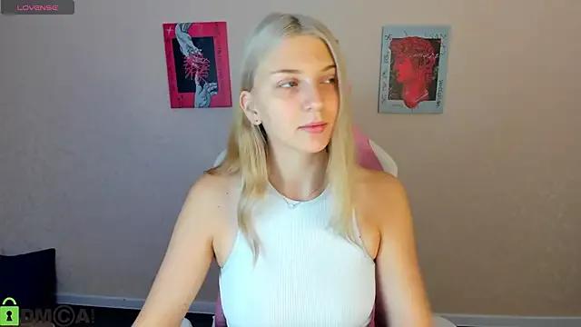 Milly_Rockk — flash boobs