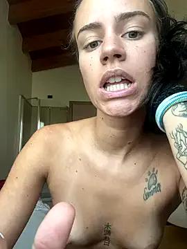 missgiuuuli on StripChat