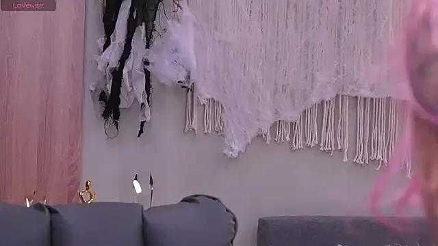 Molly_Jons on StripChat 