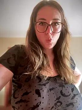 MommmyYummy on StripChat 