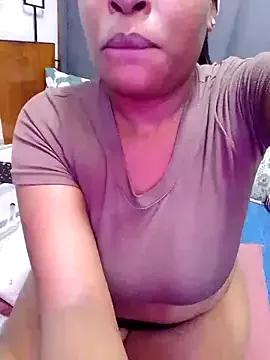 MrsMxx25 on StripChat 