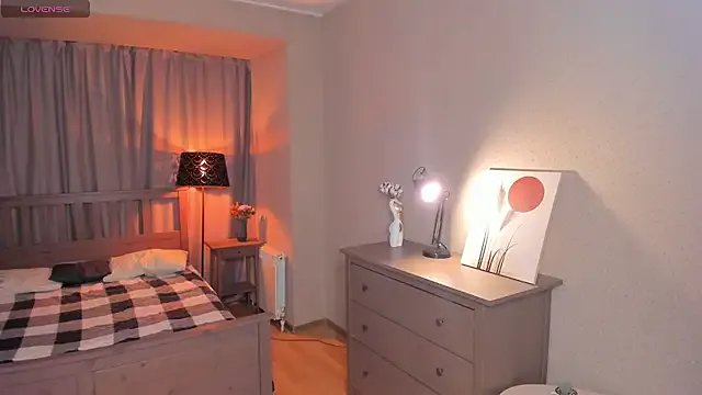 OdellaFrake on StripChat