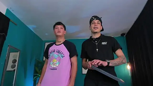 Oficial_KingOfHeavens on StripChat