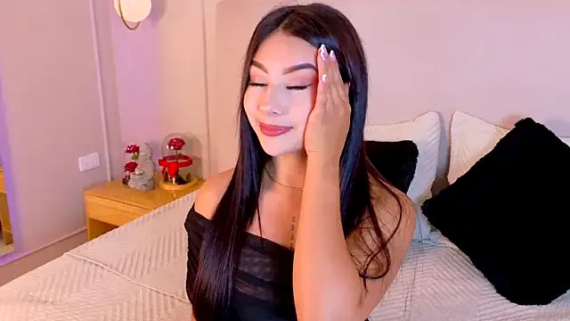 OlayaCooper on StripChat