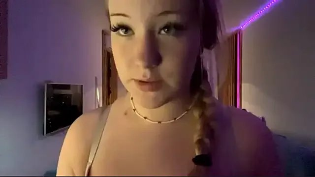 PandaFluff on StripChat