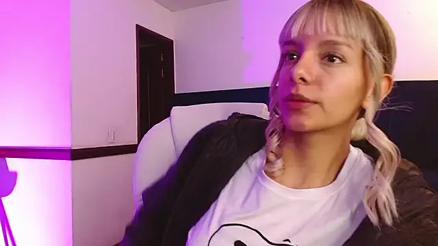 peyton_golden1 on StripChat