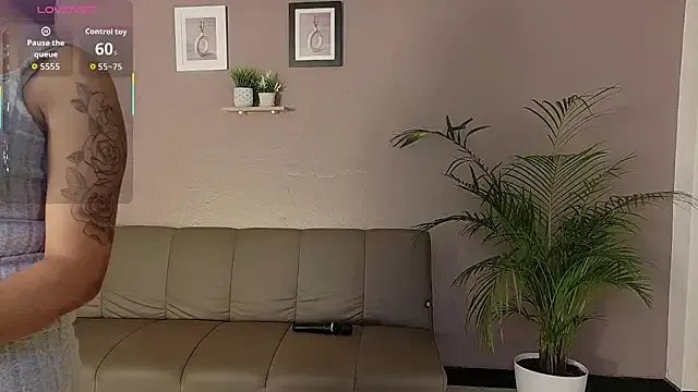 Saly_Moon1 on StripChat