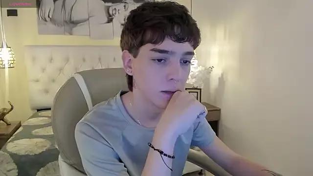 Samuelwest_ from StripChat is Freechat