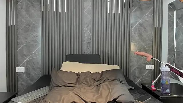 SaraiEvans on StripChat 