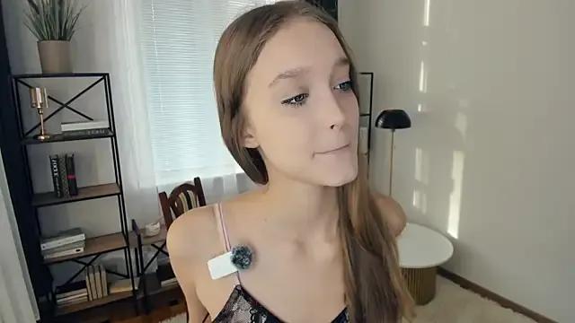 SerrenaAa on StripChat 