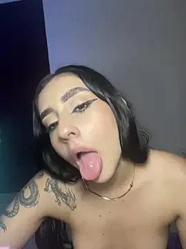 sharlot24 on StripChat