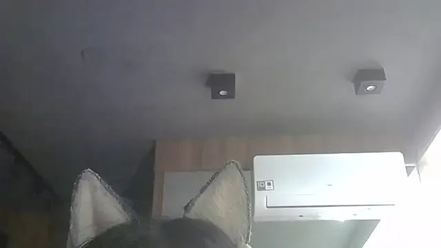 SkinnyKitten on StripChat