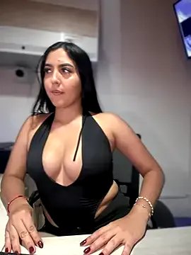 Sofia_Collins- on StripChat