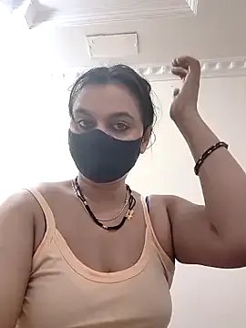 SpicyQueenX69 on StripChat