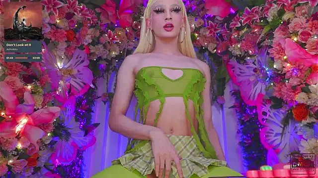 SpicySluts on StripChat