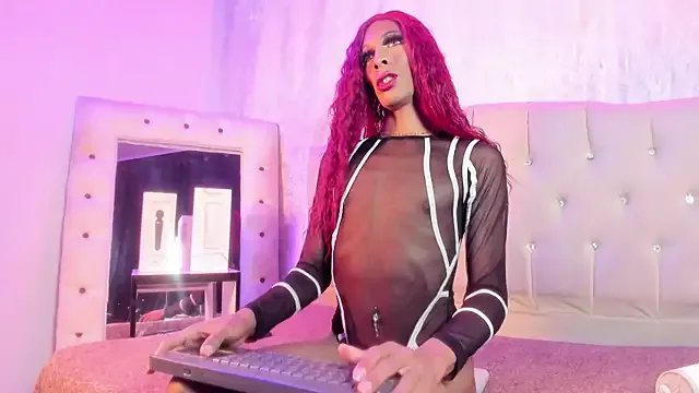 Strella_ferrera on StripChat