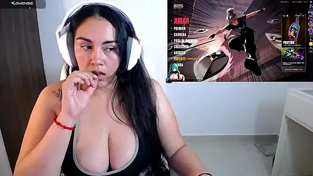 Sunny_Gamer7 on StripChat 