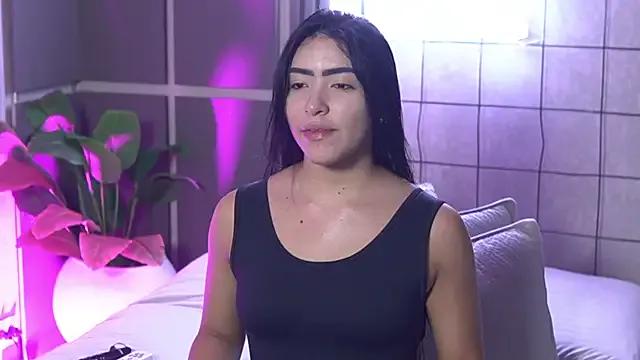 Susan_wall — show bubys ,striptease