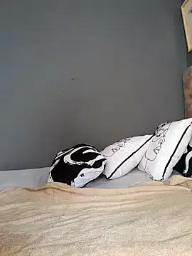 SWEETDOLLY29XX on StripChat 