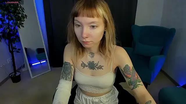 tattoo_art_baby on StripChat 