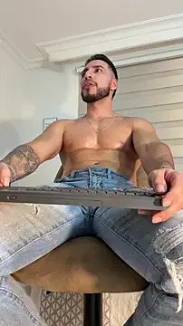 Thiago_Hill on StripChat