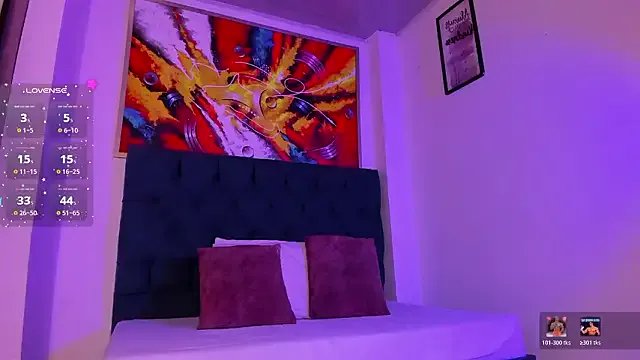 Violet_Blazee on StripChat