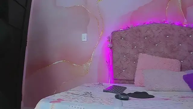 violet_taylor_ on StripChat