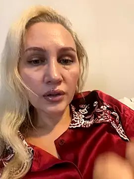YourBlondee on StripChat